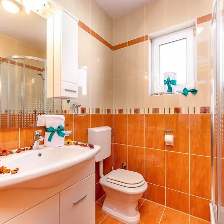 Cottage In Croatia Near Ski Slopes, Cleaning Included Цриквеница